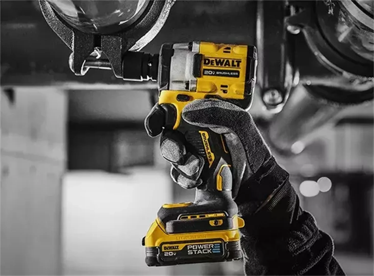 Klucz udarowy DeWalt 18V XR DCF921P2T 2x5.0Ah - obrazek 4