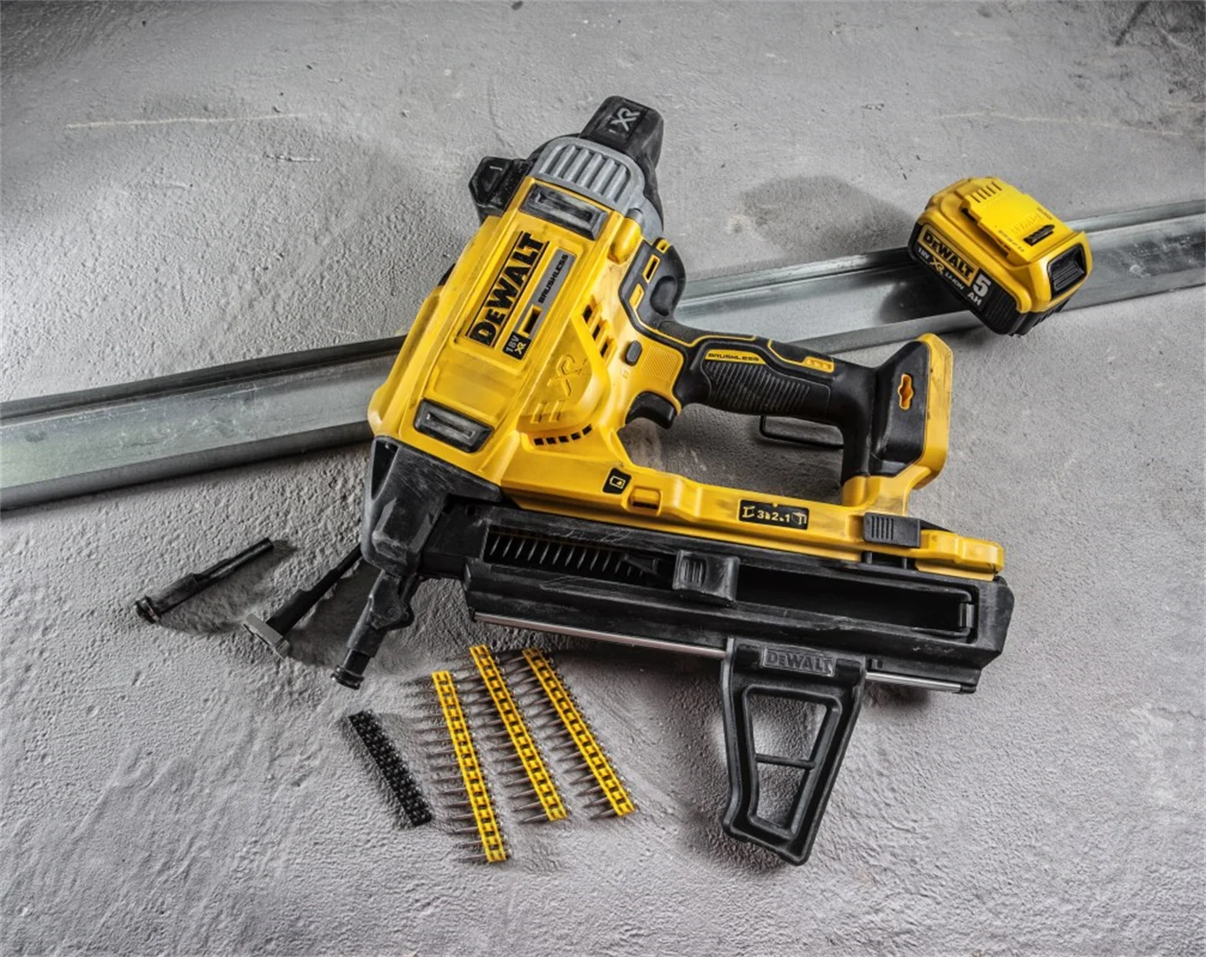 Gwoździarka do betonu DeWalt DCN890P2 - obrazek 4