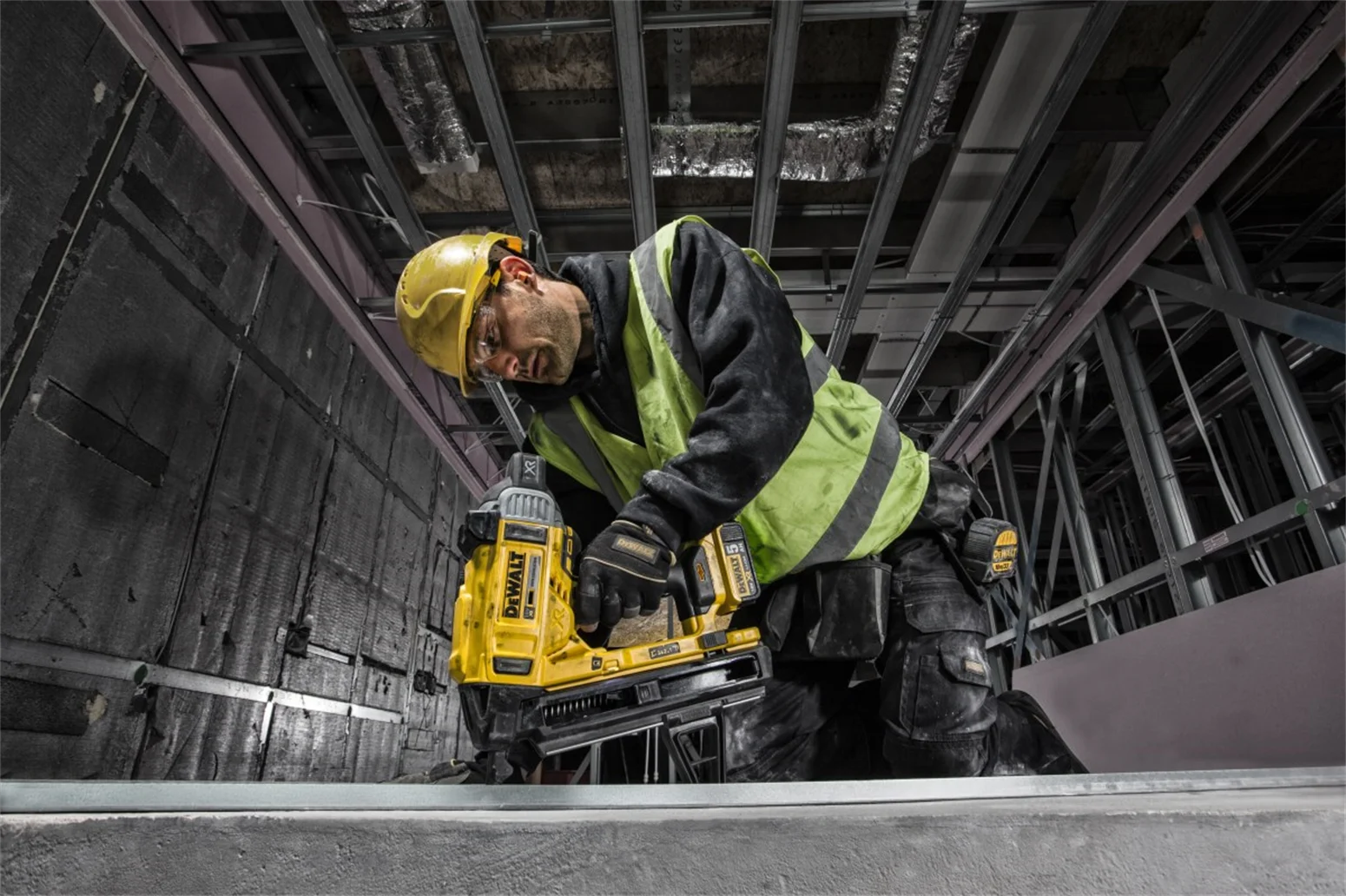Gwoździarka do betonu DeWalt DCN890P2 - obrazek 6