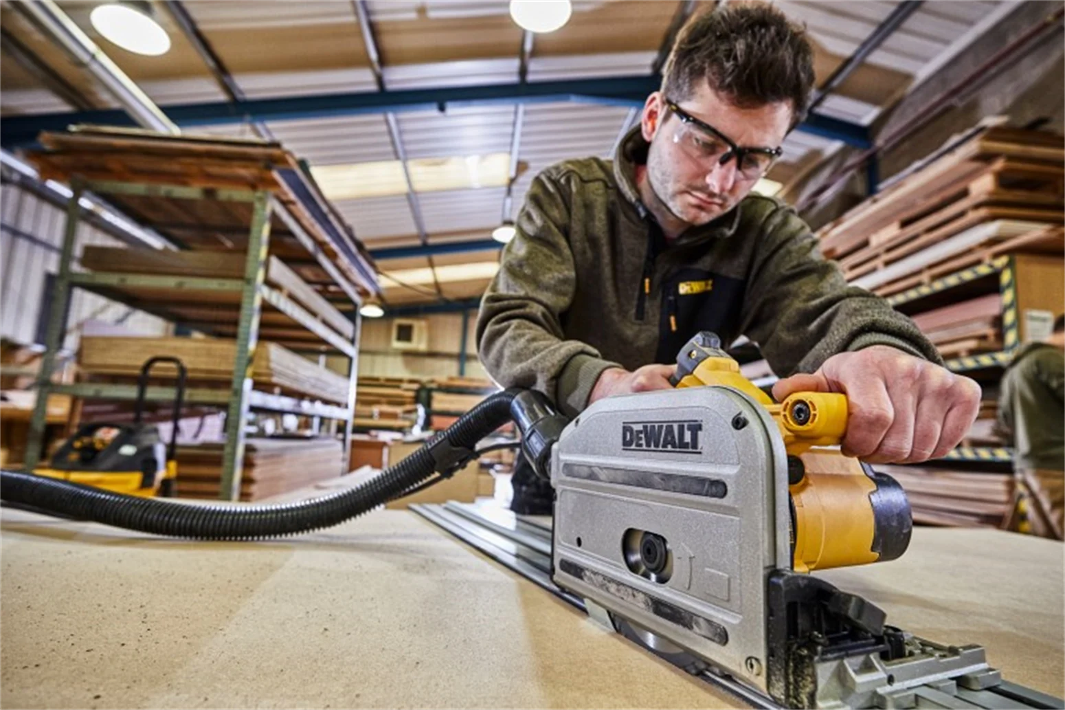 Zagłębiarka DeWalt DWS520KT - obrazek 2
