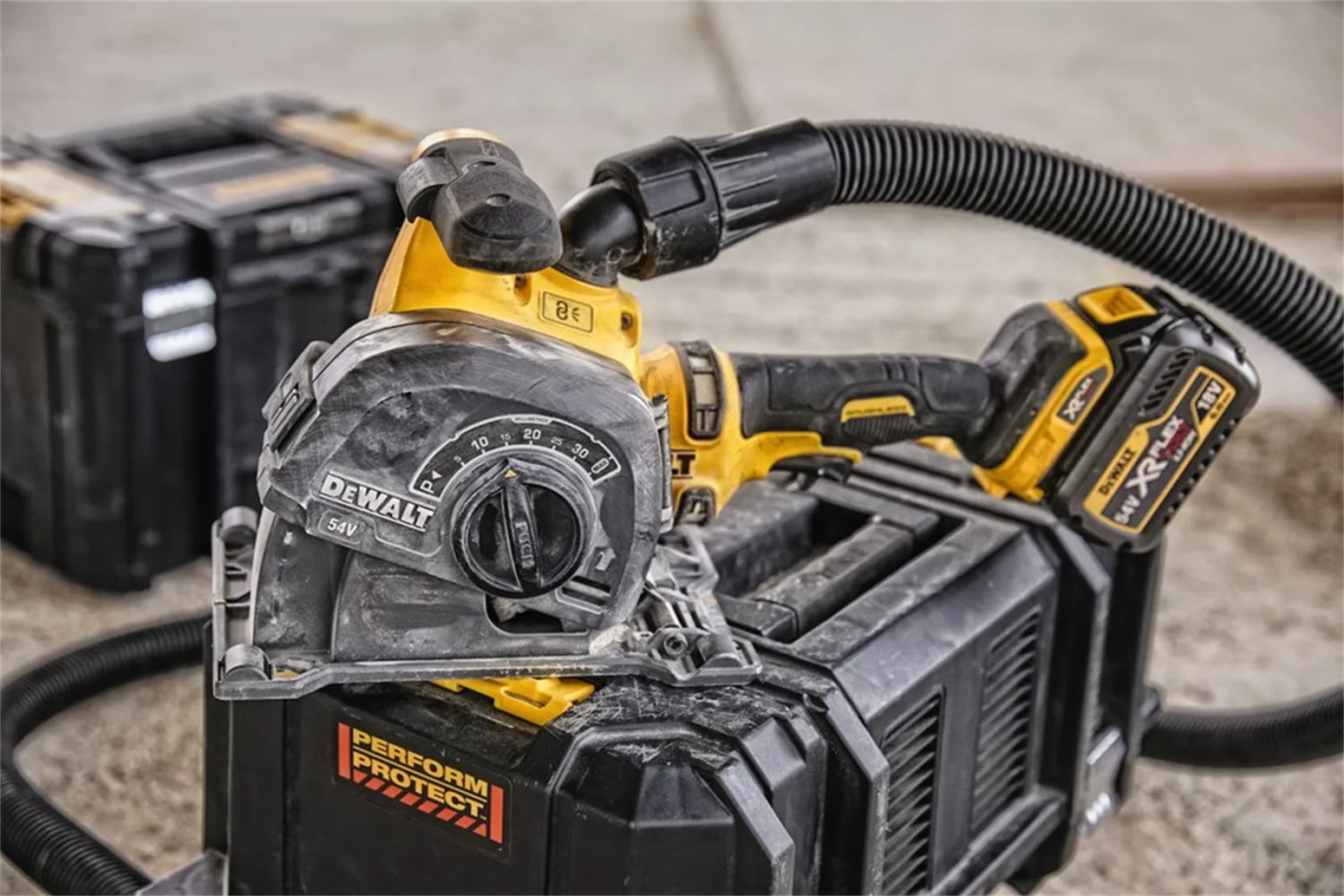 Bruzdownica DeWalt FLEXVOLT DCG200T2 2x6,0Ah TSTAK VI - obrazek 6