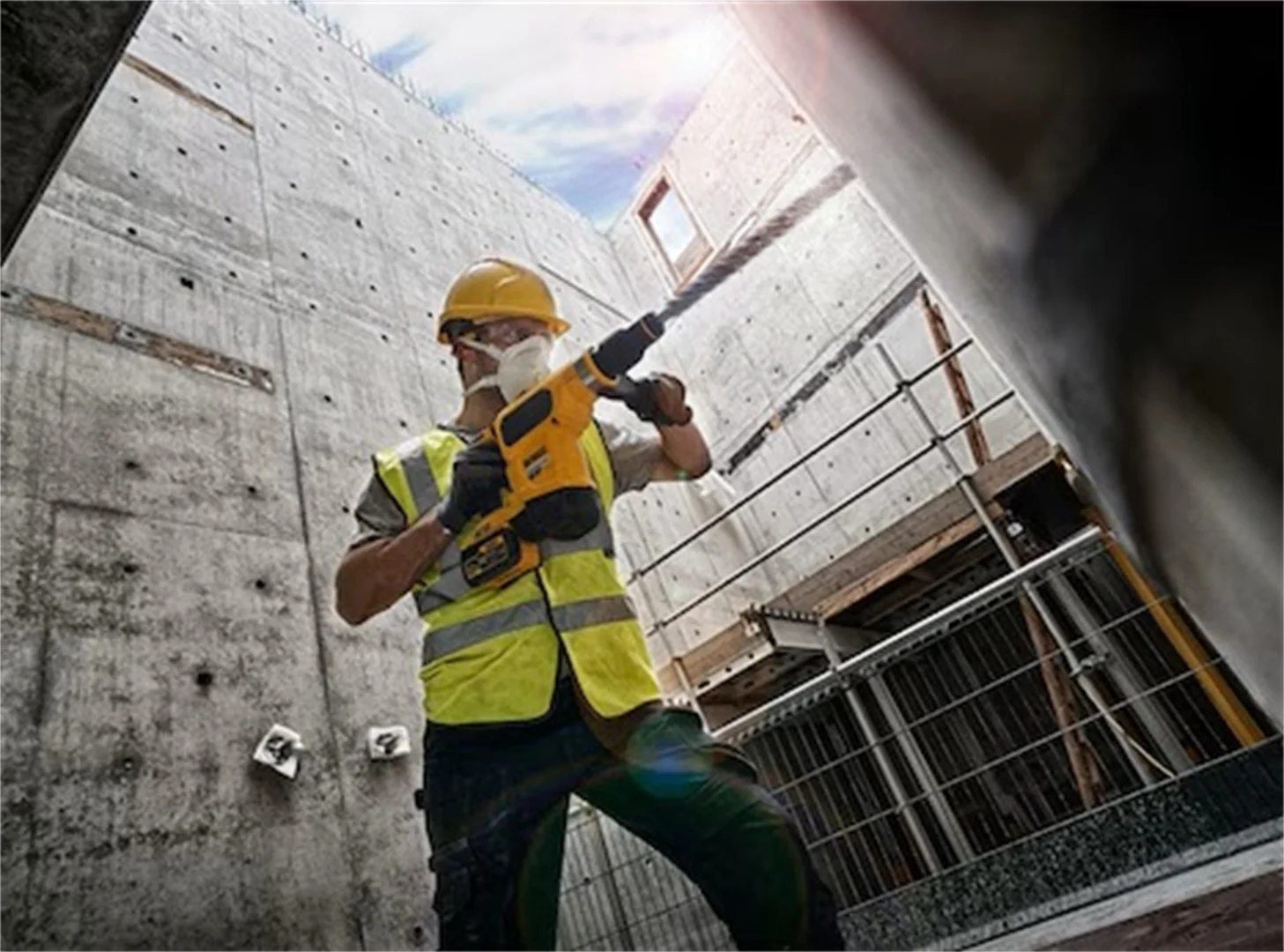 Młotowiertarka DeWalt FLEXVOLT DCH481X2 2x9,0Ah - obrazek 4