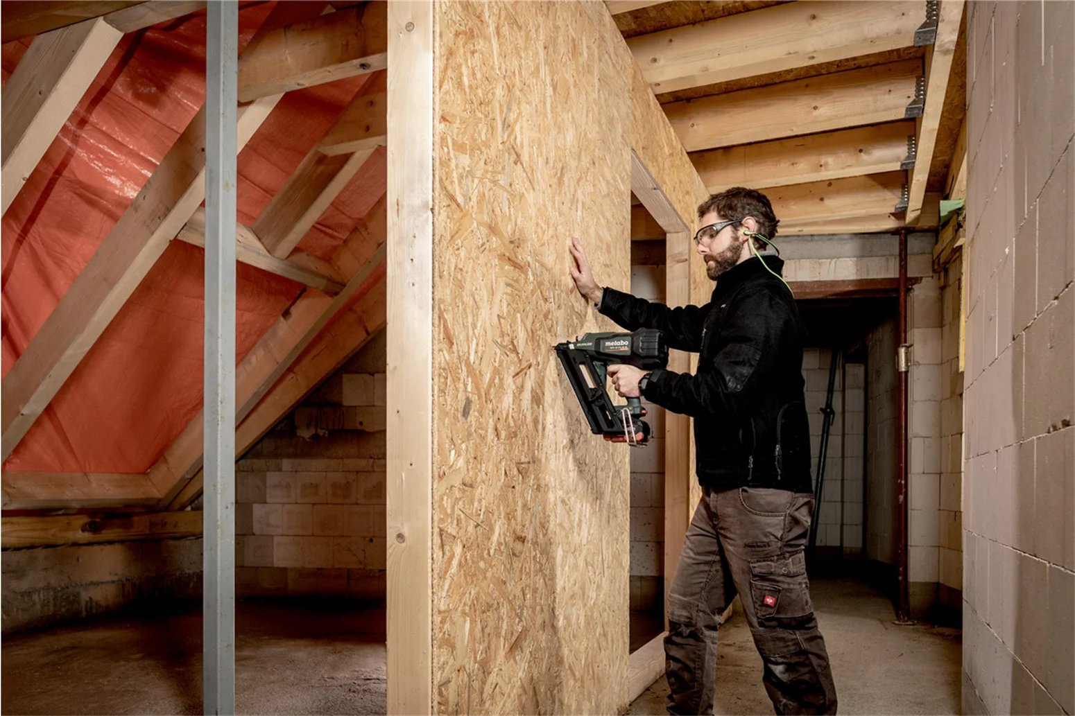 Gwoździarka akumulatorowa Metabo NFR 18 LTX 90 BL 2x4.0Ah - obrazek 6
