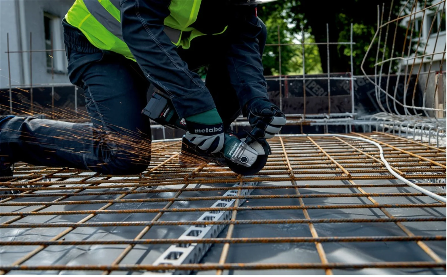 Akumulatorowa szlifierka kątowa Metabo W 18 L BL 9-125 - obrazek 4
