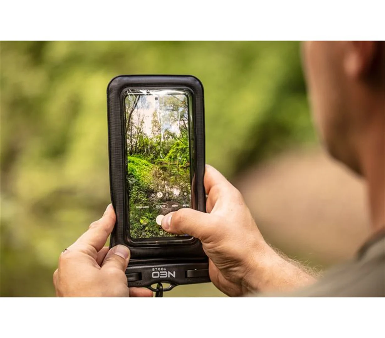 Etui wodoodporne na telefon Neo 63-135 - obrazek 5